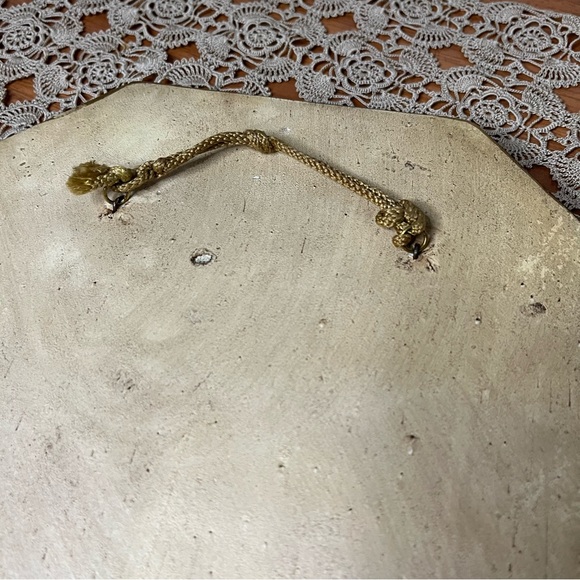 Vintage 70s/80s Chalk-ware Octagon Floral Black Contrast Wall Art Plaque - Picture 5 of 5